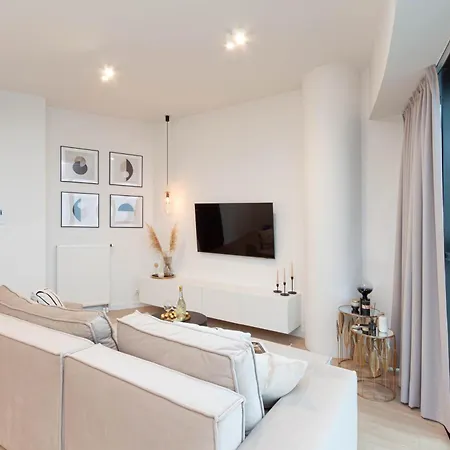 Champion Hanza Tower 2402, Amazing View, 24th Floor, Parking, Pool, Sauna Daire