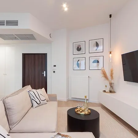 Daire Champion Hanza Tower 2402, Amazing View, 24th Floor, Parking, Pool, Sauna