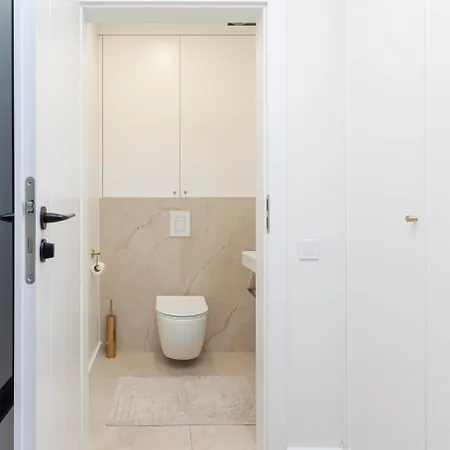 Daire Champion Hanza Tower 2402, Amazing View, 24th Floor, Parking, Pool, Sauna